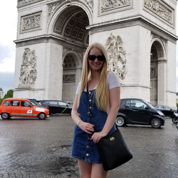 Meet your Posher, Victoria - Picture 2 of 4